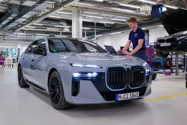 充电更快、里程更远？这辆BMW原型车隐藏着不一样的秘密