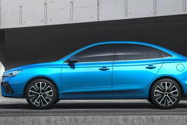 榮威 i5：緊湊型轎車的多面解析