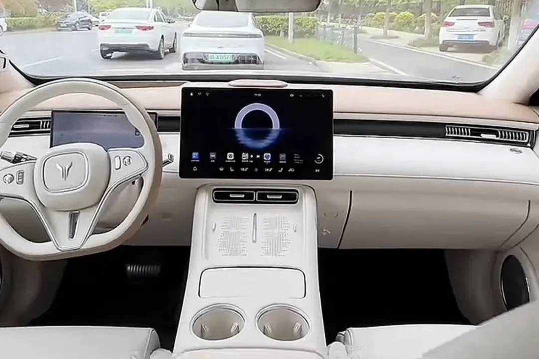 【E汽車】嵐圖FREE+內(nèi)飾實(shí)車圖曝光