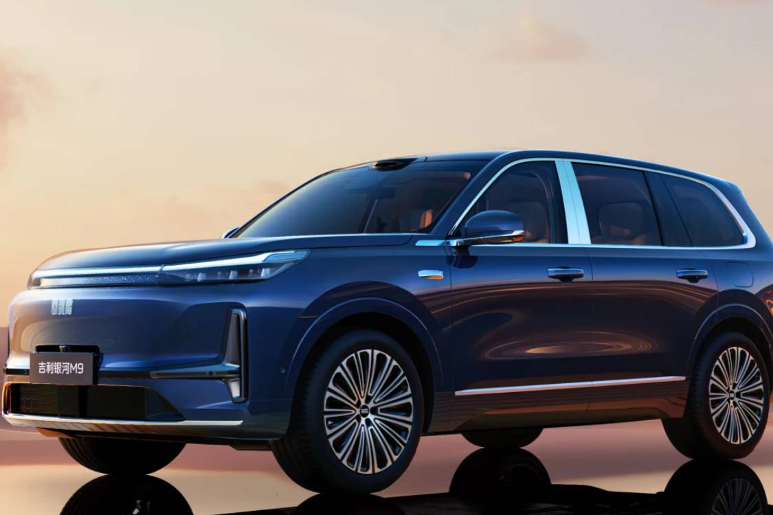 六座SUV+續(xù)航1500km！吉利銀河M9米蘭亮相！