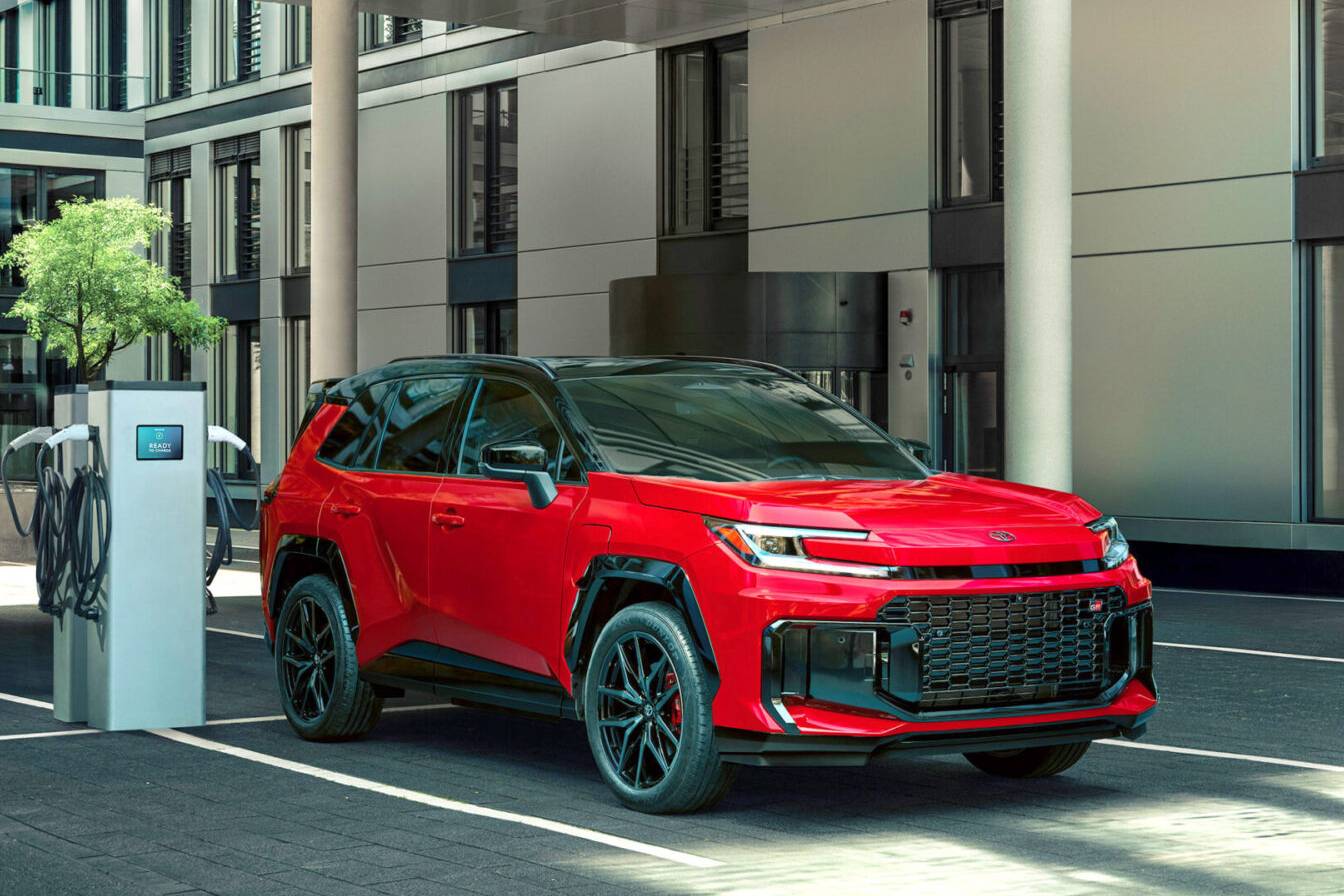 全新豐田RAV4首發(fā)！外觀與科技全面升級，能否再續(xù)銷量傳奇？