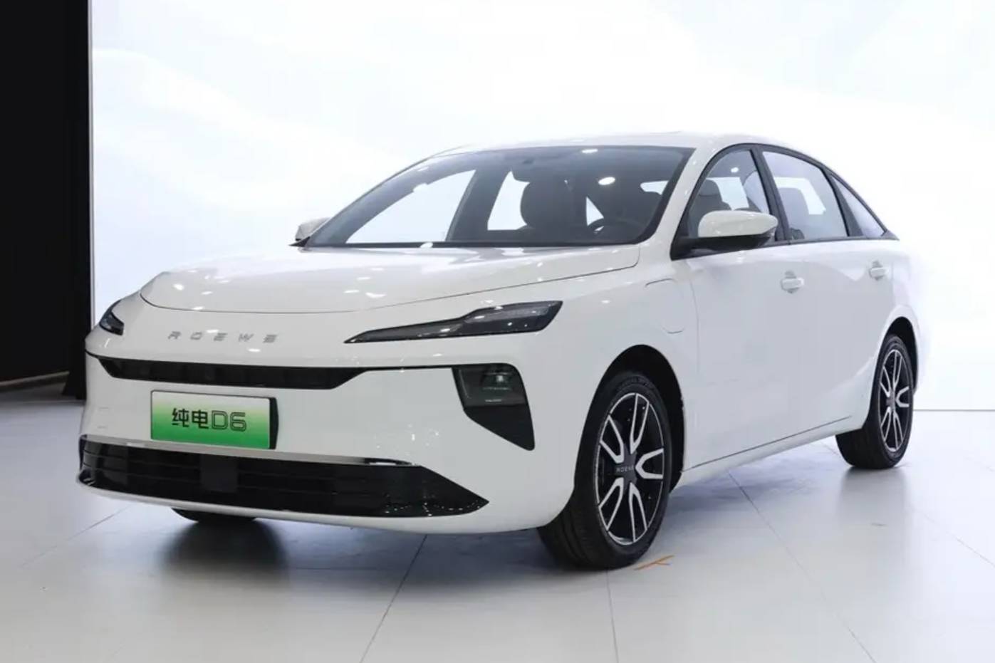 綠色出行新時代:十萬元左右最佳新能源汽車推薦