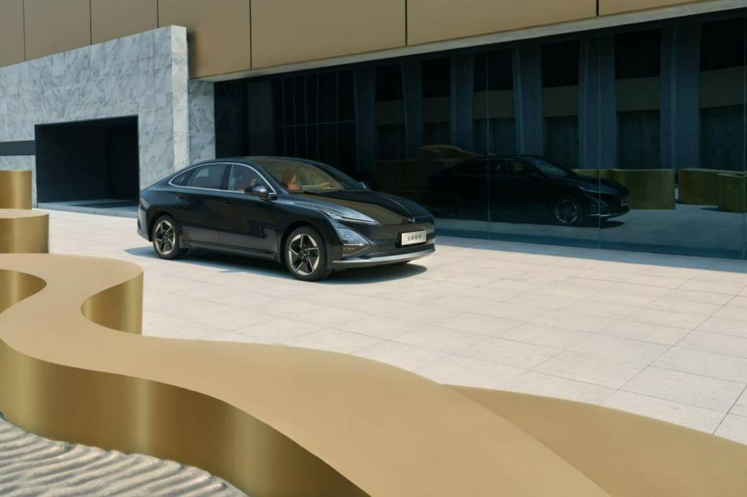 「10萬(wàn)級(jí)600續(xù)航中級(jí)轎車(chē)」五菱星光2025款正式上市！