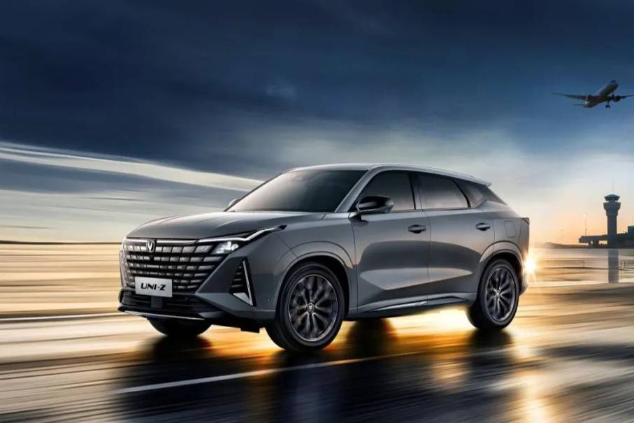 配備新藍鯨動力系統(tǒng)，2025款長安UNI-Z新車型上市