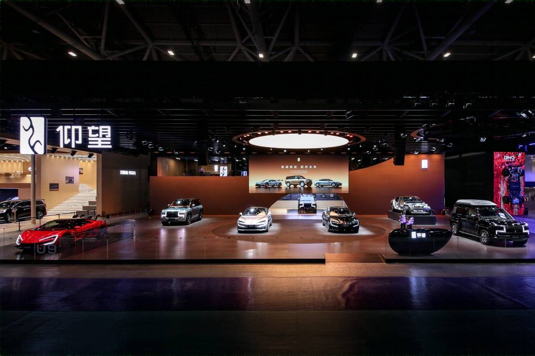 仰望全車系亮相粵港澳車展 U8L全新車色首發(fā)