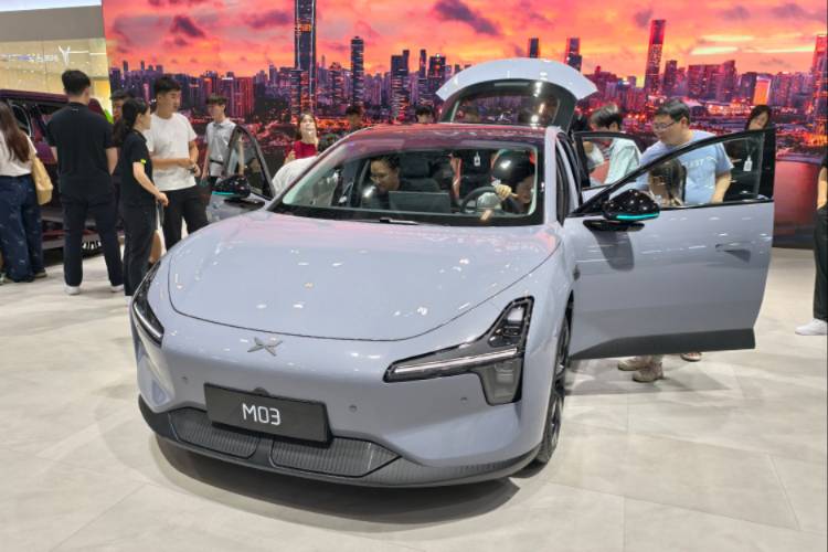 小鵬MONA M03 Max亮相粵港澳車展，高階智駕真的香