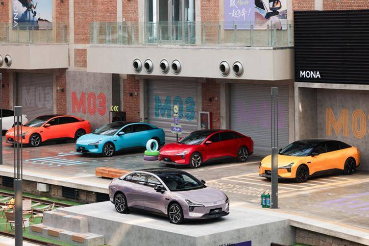 小鵬MONA M03進階上市，同級最強智能輔助駕駛上車