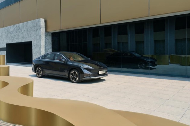 600續(xù)航中級(jí)轎車 五菱星光2025款置換一口價(jià)7.68萬起