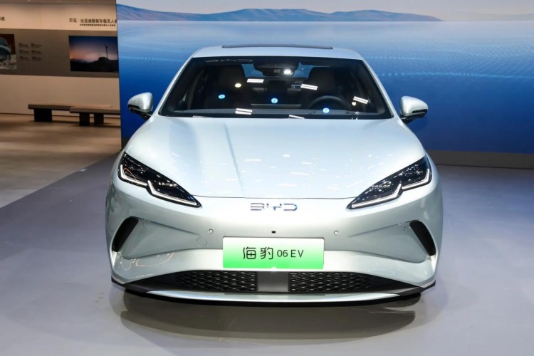 海豹 06EV上市，比秦L EV起售價便宜1萬，能賣過它嗎？