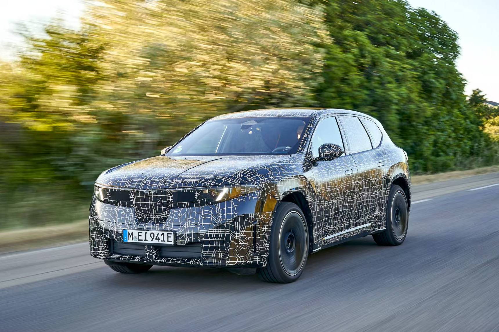 首款寶馬新世代BMW iX3試裝車路試，重新定義“好開”！