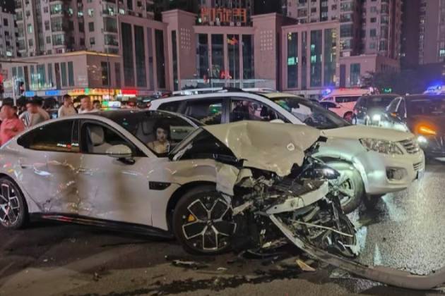 車圈流量王，被流量反噬
