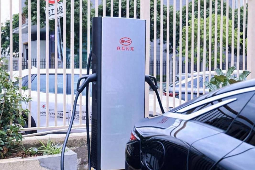 閃充大體驗(yàn)：漢L唐L“兆瓦閃充”實(shí)測充電功率超1000kW
