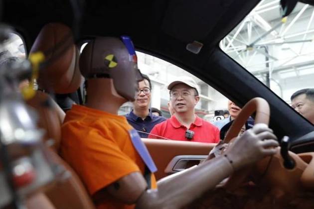 沒有駕照的周鴻祎，成了車企的流量抓手？