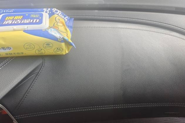 固特威鍍膜濕巾讓汽車發(fā)白真皮“回光返照”