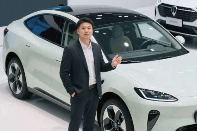 2025 年买车选电车还是油车?刚换车的我,给大伙提个醒
