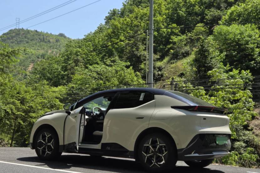 就這充電速度？某車過分了！