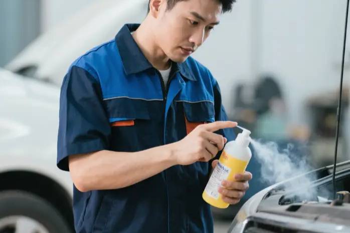 汽車(chē)空調(diào)有異味咋處理?