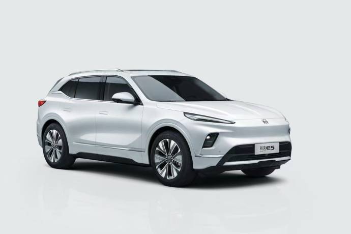 新別克純電E5上市：15萬(wàn)級(jí)油換電優(yōu)選，安全豪華再升級(jí)