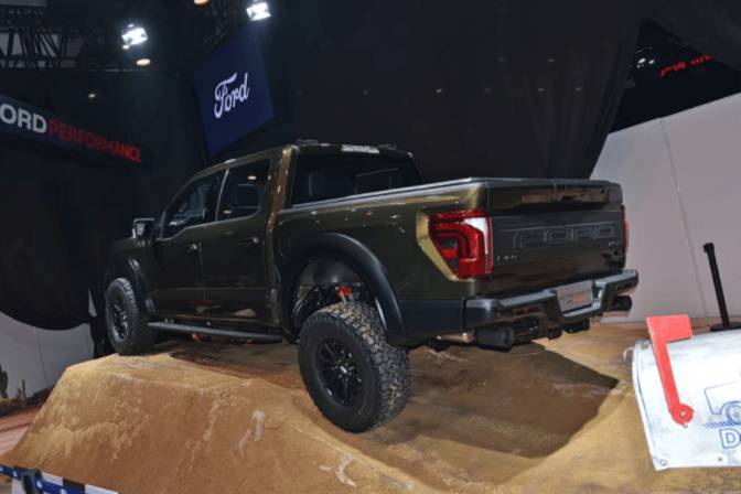 新款福特F-150猛禽正式上市！外觀升級(jí)，售價(jià)82.88萬(wàn)元