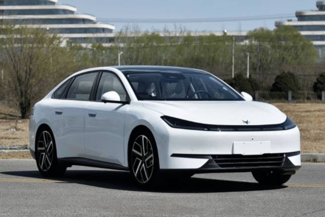 北汽極狐S3申報圖曝光！預計定位純電動中型轎車