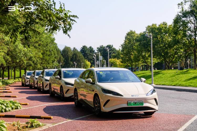 【車(chē)視頭條】京城風(fēng)馳電掣，比亞迪海豹06EV北京站試駕體驗(yàn)
