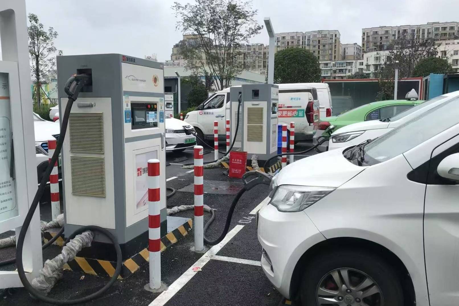 風向又變了：純電抬頭，插混放緩？