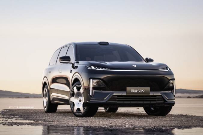 大六座SUV購(gòu)車推薦，深藍(lán)S09比理想L8更適合85后