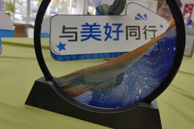 吉利汽車(chē)正式推出行業(yè)領(lǐng)先的智能駕駛解決方案——