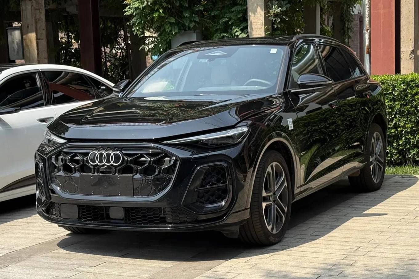 新奧迪Q5L實車曝光，軸距和黑科技升級，奔馳寶馬有壓力了！