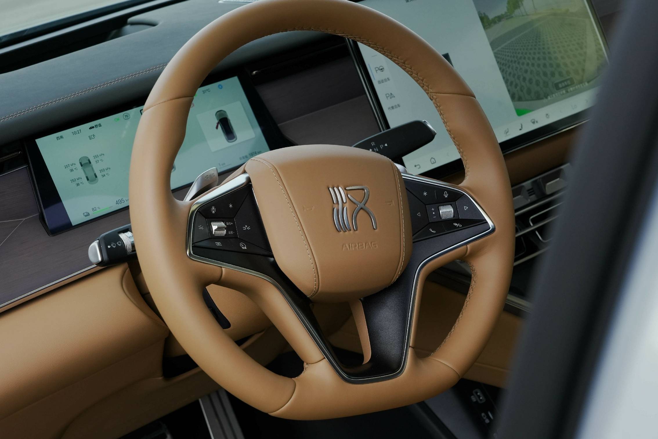 漢 L EV 周一自駕體驗:市集老街間的舒適出行