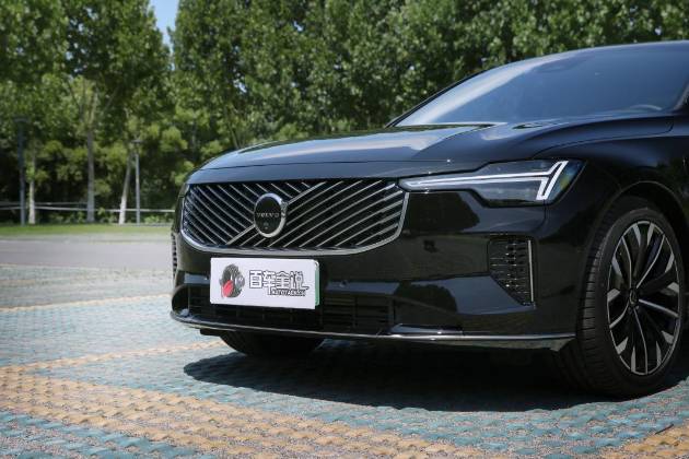 同是豪華品牌C級車，沃爾沃全新S90和奔馳E級怎么選？