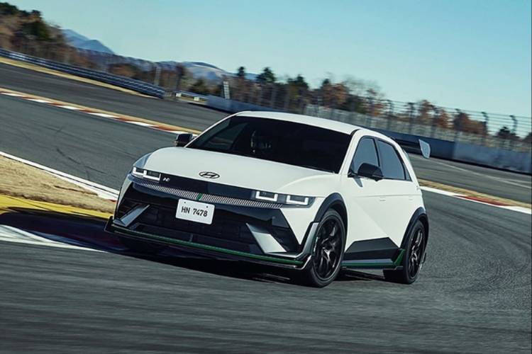 “車評人神車”同款三電，捷尼賽思新車要對標小米YU7