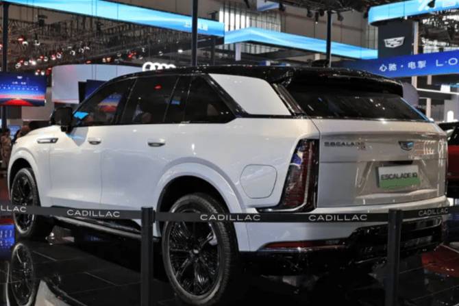 凱迪拉克 ESCALADE IQ 實(shí)車現(xiàn)身國(guó)內(nèi)！配備電動(dòng)車門