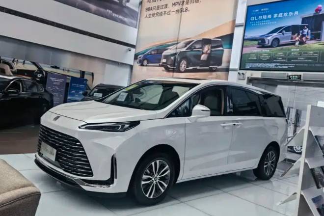 22.99萬 全新GL8陸上公務(wù)艙實車到店 升級獨立后懸