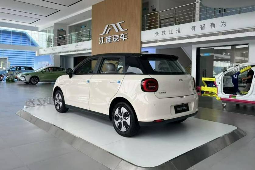 2025款釔為3試駕：以“越級哲學”重塑純電A0車體驗