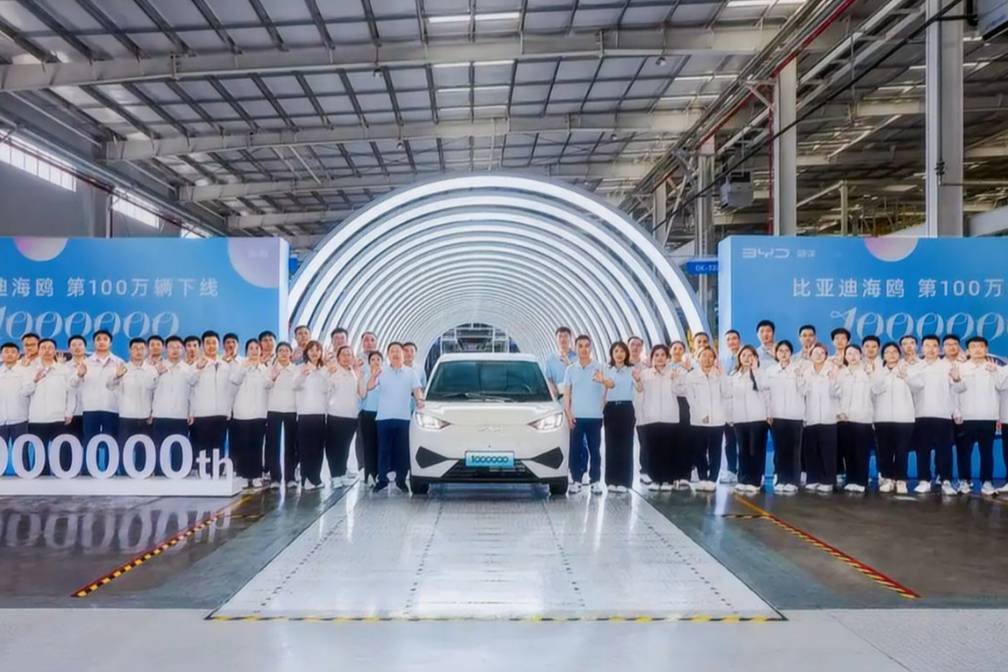 百萬(wàn)車(chē)躍遷史：比亞迪占五席，哈弗H6可惜，問(wèn)界理想小米有機(jī)會(huì)
