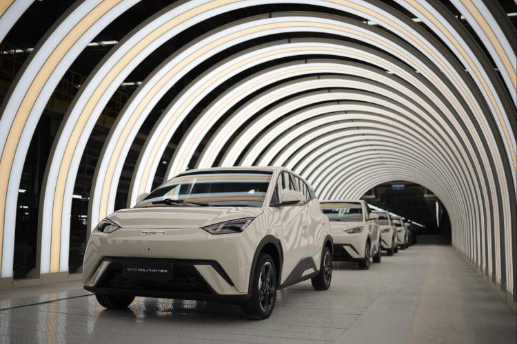 比亞迪巴西工廠首車下線，見證比亞迪又一歷史時(shí)刻