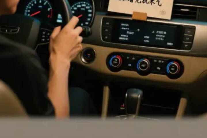 這 4 個車載配置別碰！我當(dāng)年被坑 8000，現(xiàn)在看見就來氣