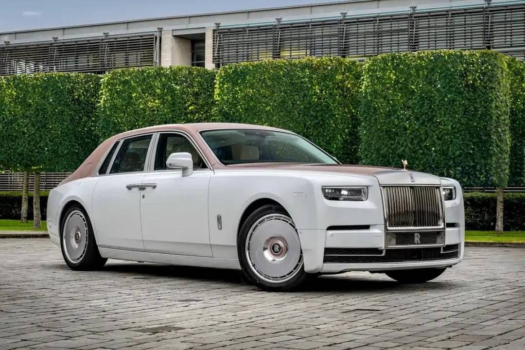 【E汽車】勞斯萊斯發布幻影“蕾絲妙藝”特別版車型官方圖片