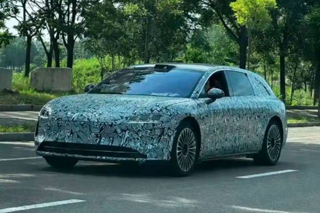享界旅行車預計今秋發布 推純電和增程版 造型優雅流暢