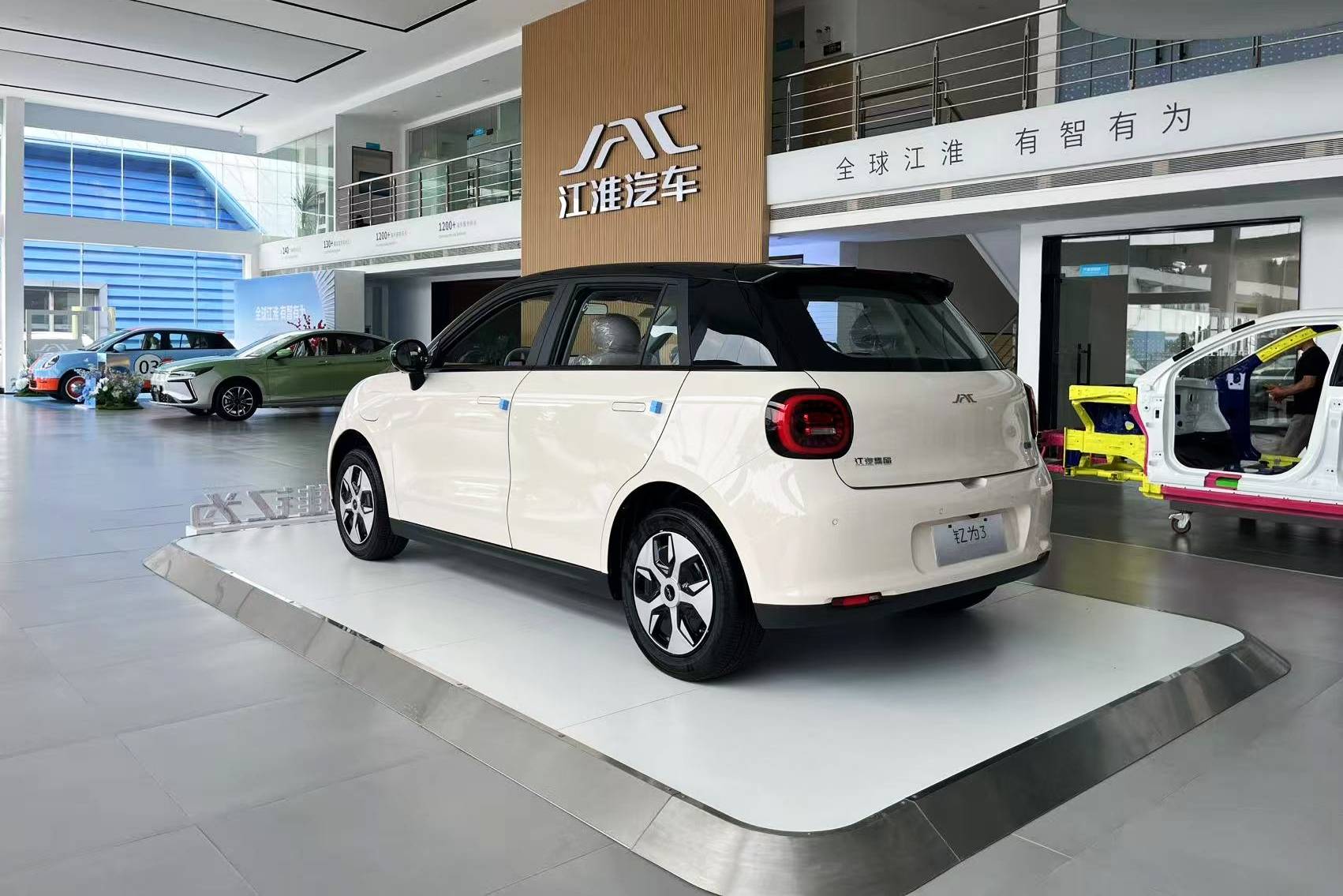 探店2025款釔為3：10萬內(nèi)純電“卷王”，果斷入手不后悔