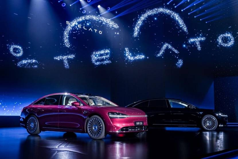 享界換新標，S9獲30萬以上新能源轎車銷冠