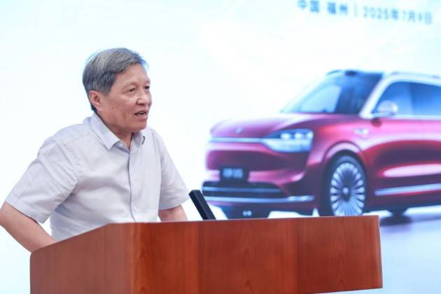 新汽車致敬新教育 問界M9福耀科技大學(xué)交車儀式圓滿舉行