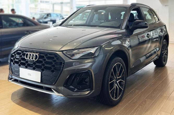 Q5L做貸款的錢，買進(jìn)口捷豹F-PACE，豪華車的天真塌了？