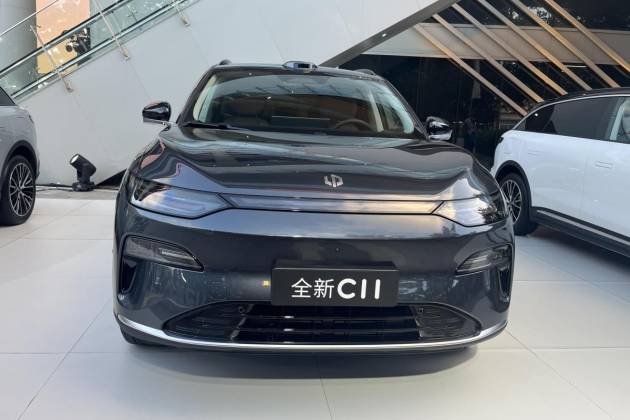 零跑全新C11上市，配激光雷達，買它還是Model Y？