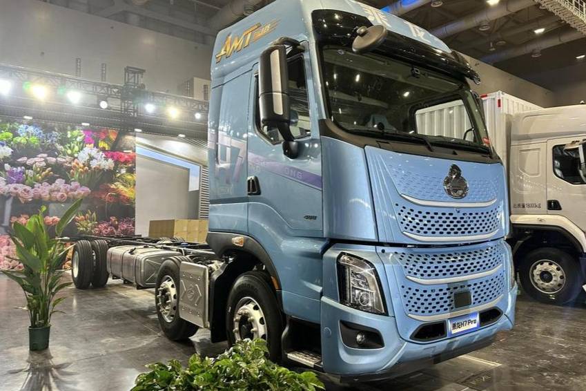 乘龍H7 Pro 6x2載貨車助卡友搶占創(chuàng)富先機(jī)