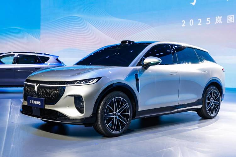 25萬級最強華為純電SUV，全新嵐圖知音正式亮相