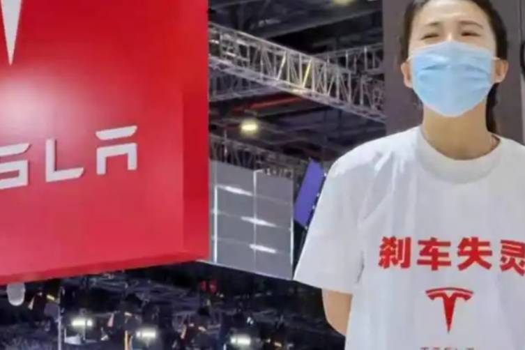 特斯拉副總裁陶琳談“車頂維權(quán)”事件：堅持做正確的事情