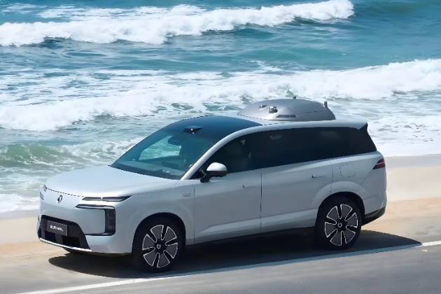 騰勢(shì)N8L實(shí)車曝光！5米2車身+車載無(wú)人機(jī)，