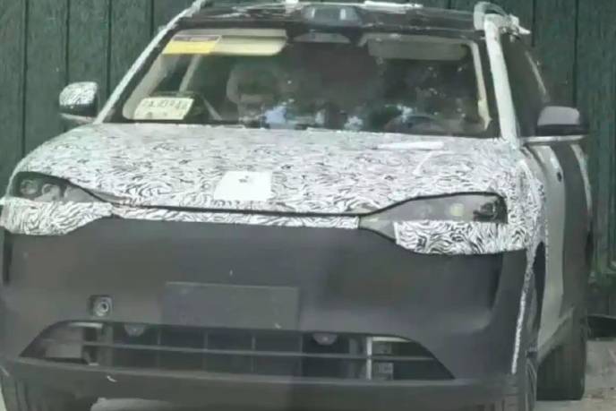 新款問界M7諜照 將推純電版 增程版續(xù)航300km